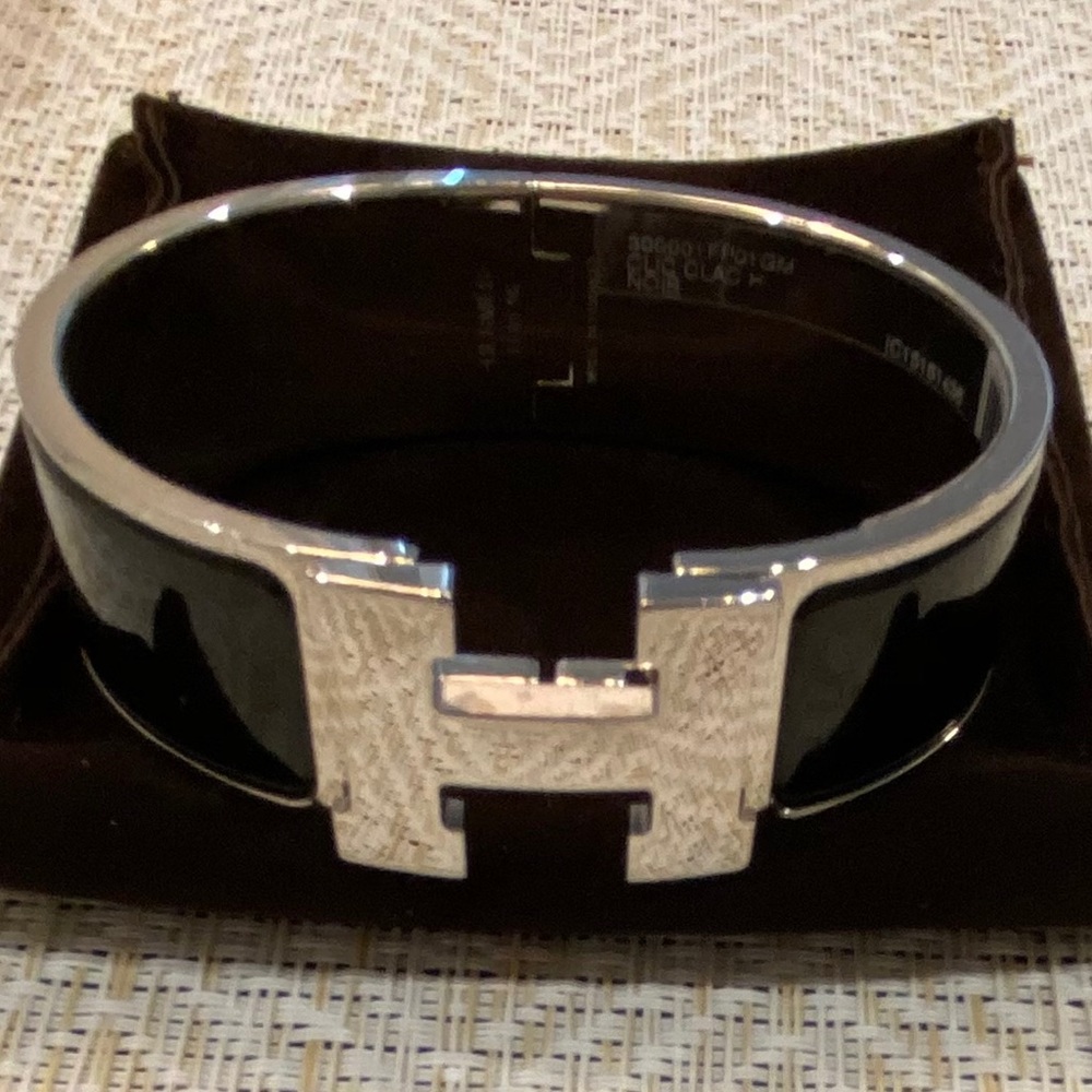 NEW NEVER WORN Hermès Clic H Bracelet Black Silver